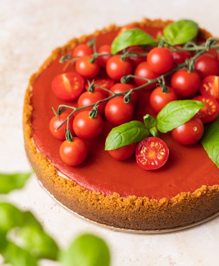 Tarta de queso vegana con tomate