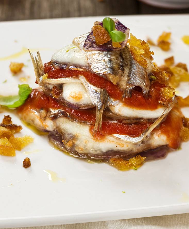 Anchovy hot pot