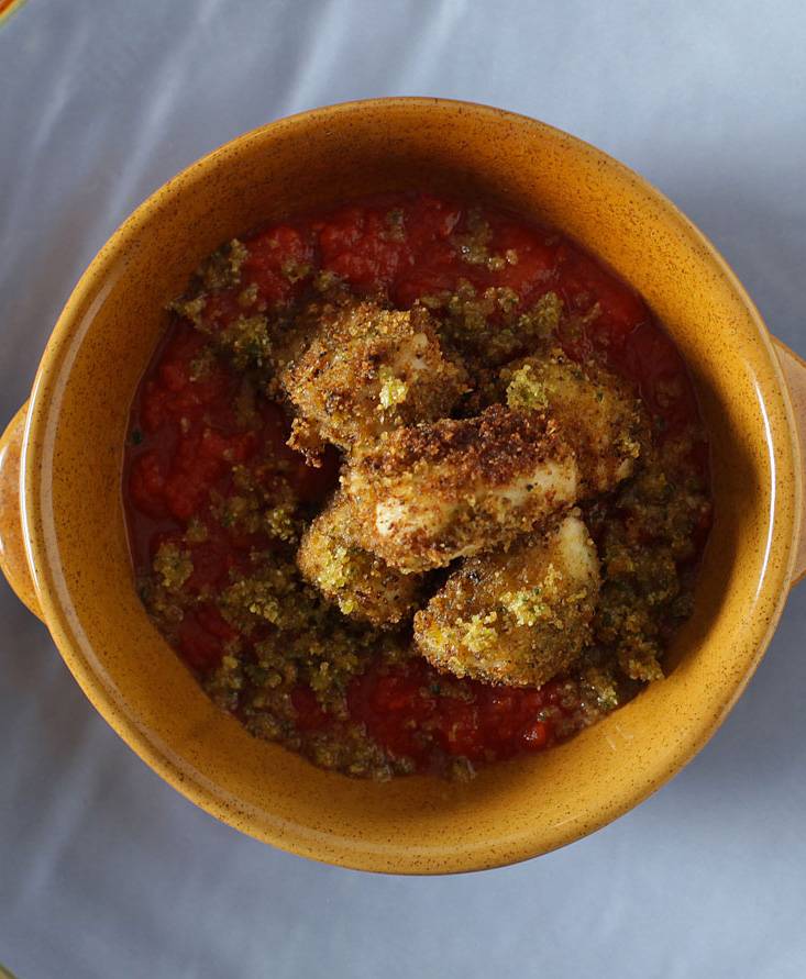 Chicken breast in Romagnola Crust and tomato sauce