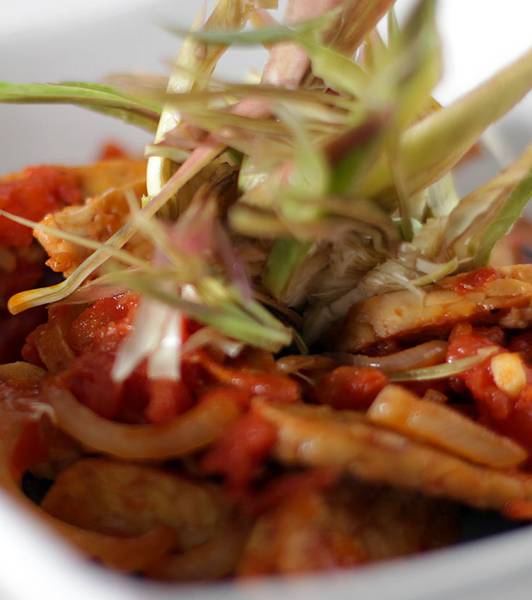 Tempeh with Artichokes and Stewed onions