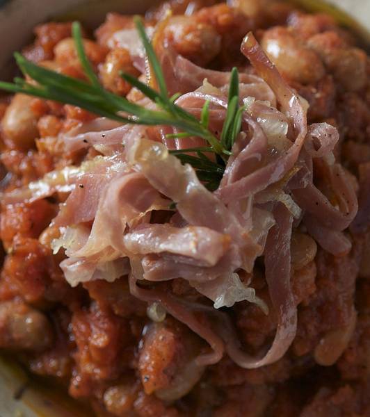 Borlotti beans in tomato sauce Parma style