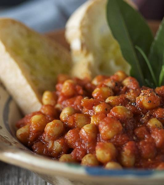 Roasted chickpeas with tomato