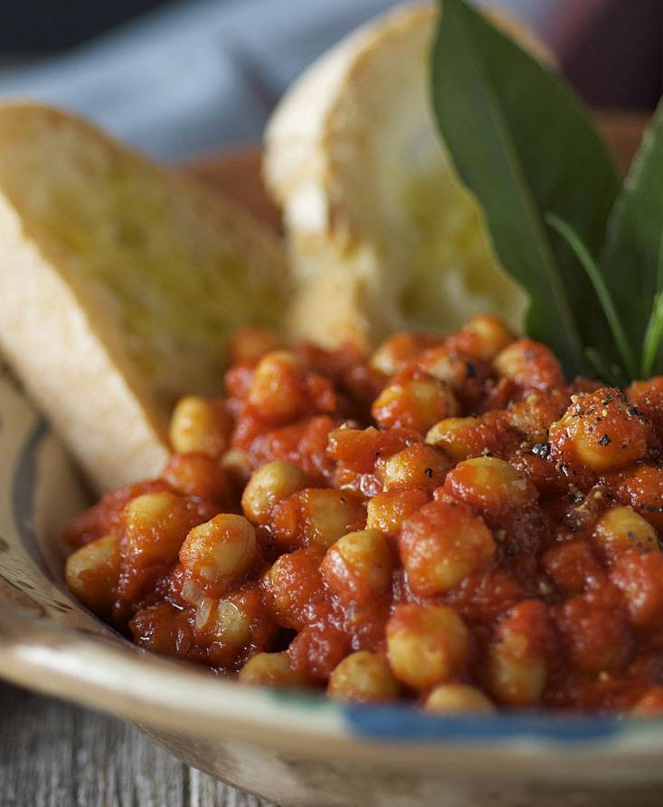 Roasted chickpeas with tomato