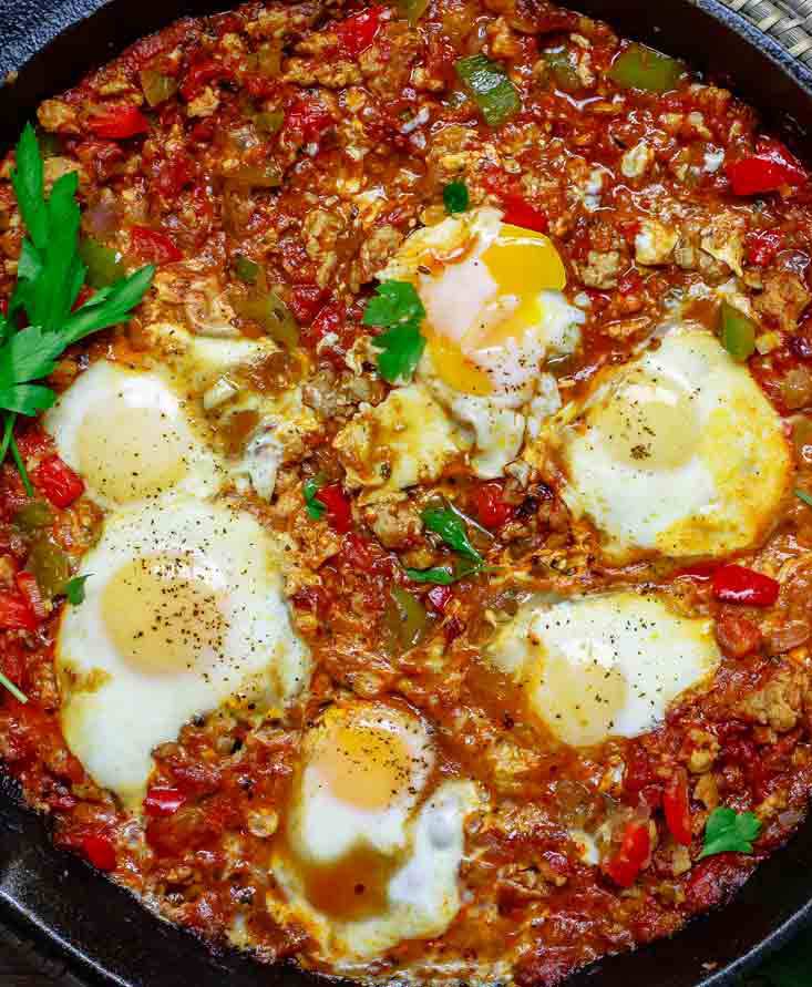 Chicken Sausage and Tomato Braised Eggs
