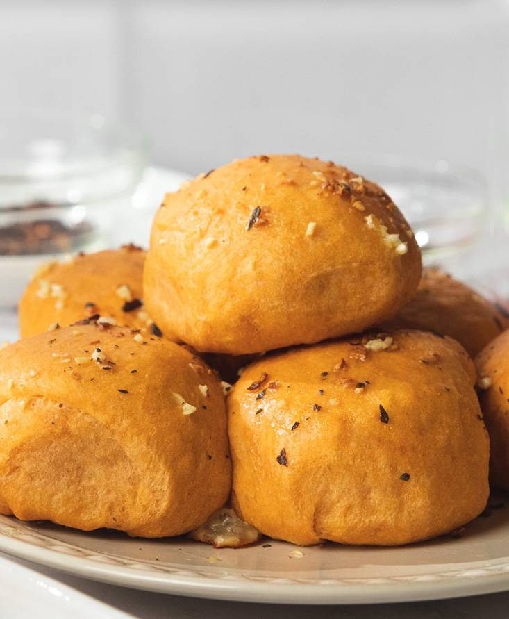 Pancitos Fáciles de Tomate Rellenos de Queso Mozzarella