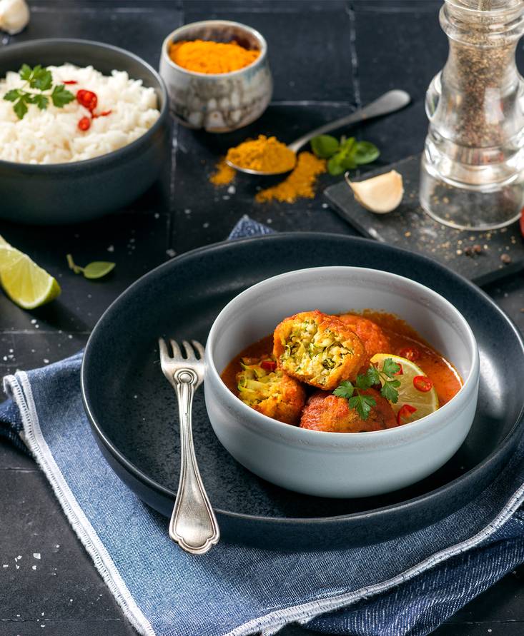 Albóndigas de pan y calabacín al curry