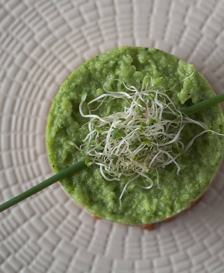 Risotto con tomate, garbanzos, perejil y espuma de brócoli