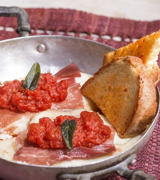 SALTIMBOCCA DE POLLO CON TOMATE
