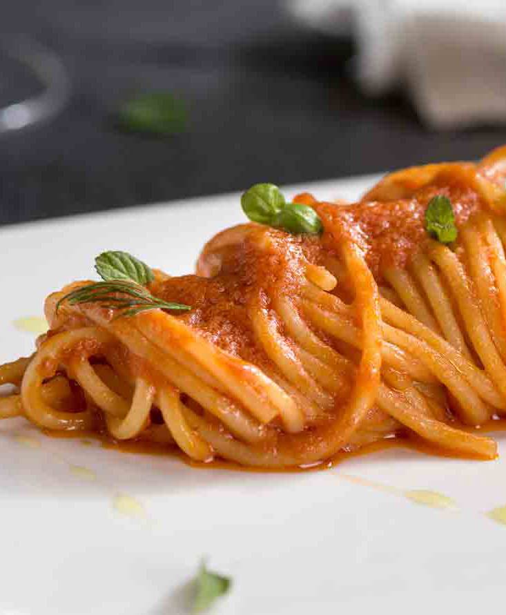 SPAGHETTI IN TOMATO JUICE WITH EXTRA-VIRGIN OLIVE OIL