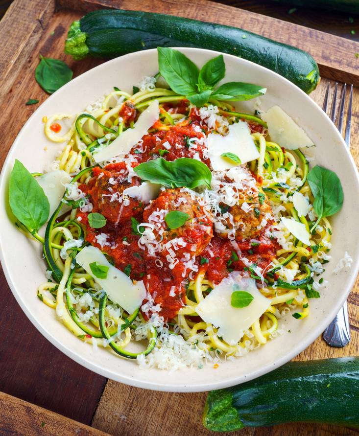 Albóndigas de Pavo con Calabacín en Salsa Marinera